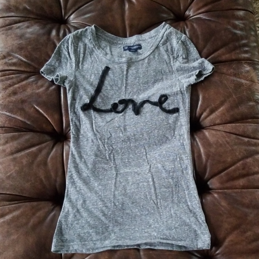 American Eagle tshirt